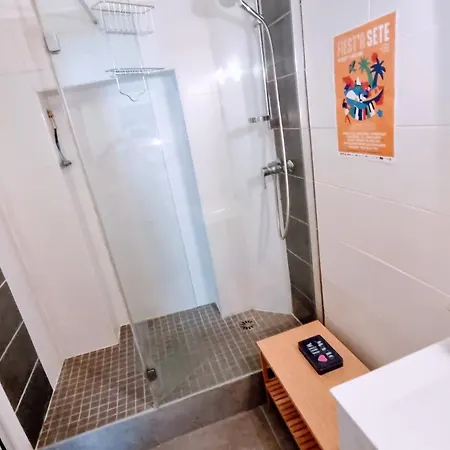 Le Portes A Cote Des Halles Entierement Renove Sète